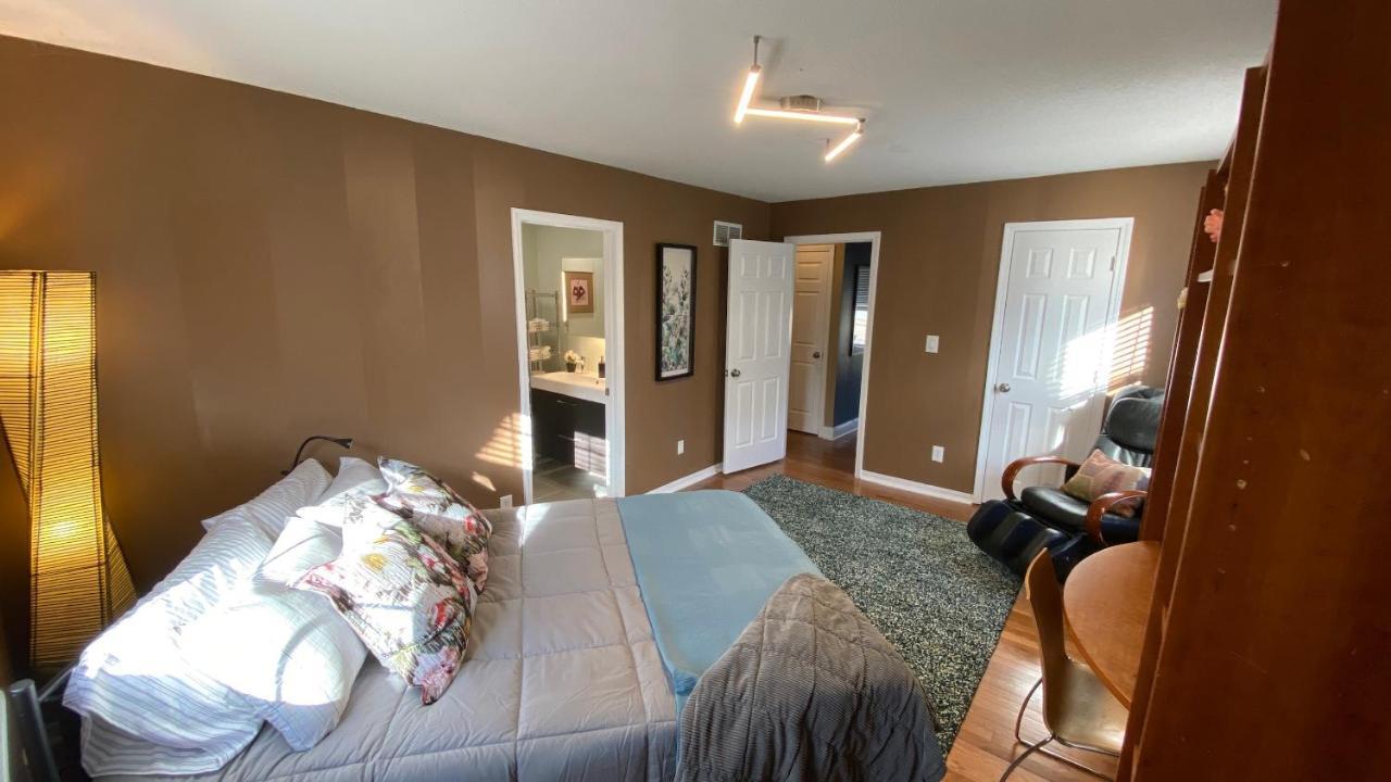 Here It Is! Cool Cape Cod-3 Br-2.5 Bath-12 Guests Olathe Exterior foto